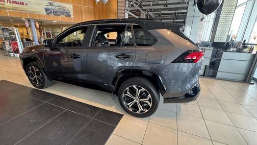 2025 Toyota RAV4 Hybrid SE