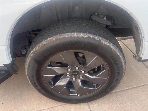 Avalanche Gray 2024 Ford F-150 Lightning Flash
