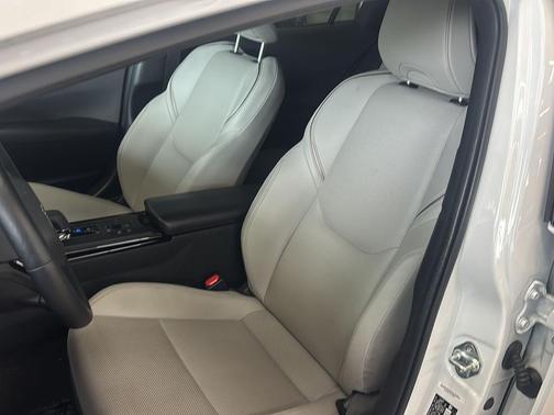 2024 Toyota Prius XLE