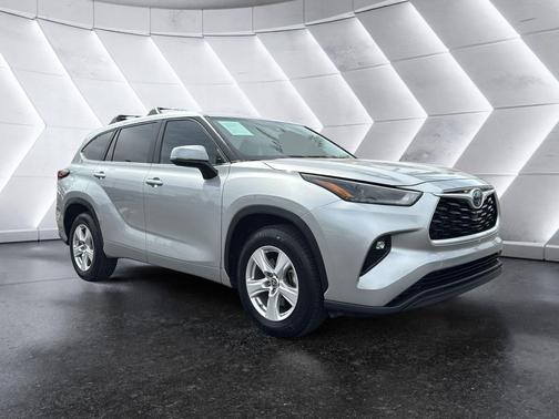 2024 Toyota Highlander Hybrid LE