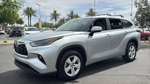 2024 Toyota Highlander Hybrid LE