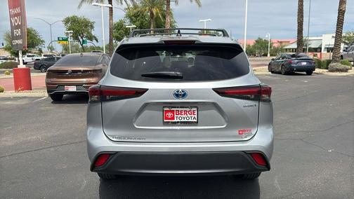 2024 Toyota Highlander Hybrid LE