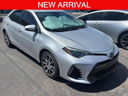 Classic Silver Metallic 2017 Toyota Corolla SE