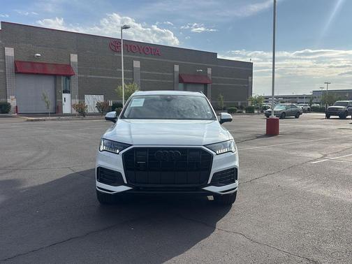 Glacier White Metallic 2023 Audi Q7 45 Premium Plus