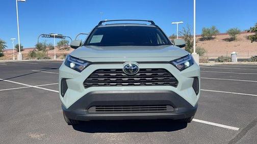 Photo 3 of 27 of 2022 Toyota RAV4 XLE