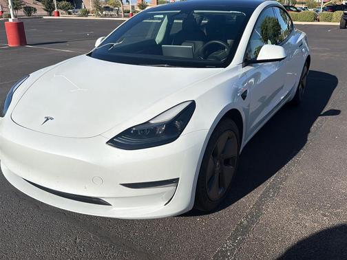 Pearl White Multi-Coat 2023 Tesla Model 3 Standard Range