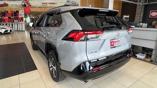 2025 Toyota RAV4 Hybrid SE