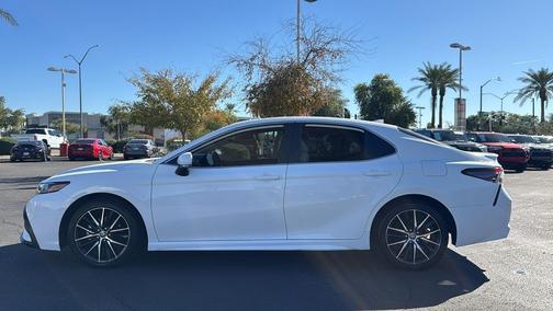 2024 Toyota Camry SE