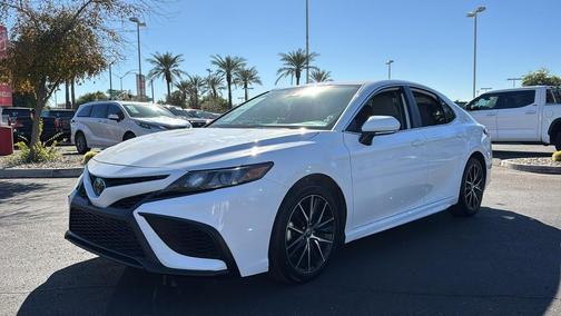 2024 Toyota Camry SE