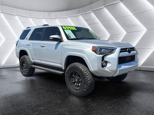 Classic Silver Metallic 2024 Toyota 4Runner SR5 Premium