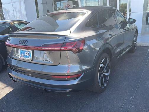 Daytona Gray Pearl Effect 2022 Audi e-tron Sportback S line Premium Plus