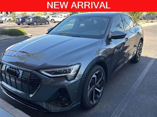 Daytona Gray Pearl Effect 2022 Audi e-tron Sportback S line Premium Plus