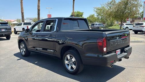 Crystal Black Pearl 2024 Honda Ridgeline RTL