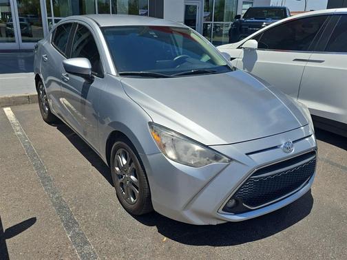 Chromium 2019 Toyota Yaris Sedan LE