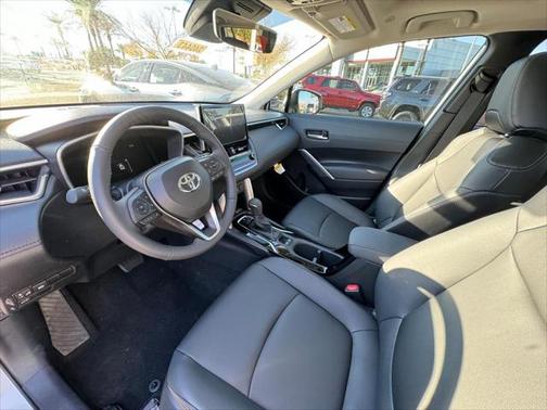 2025 Toyota Corolla Cross XLE