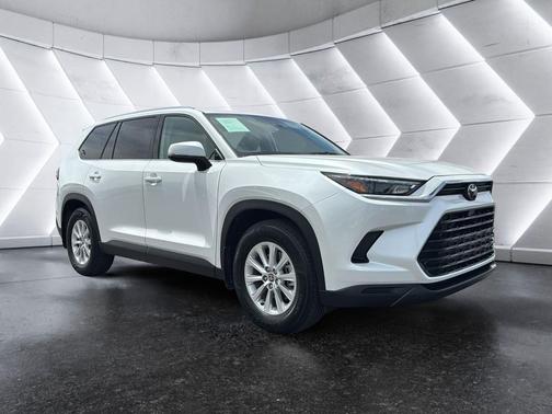 Wind Chill Pearl 2026 Toyota Grand Highlander XLE