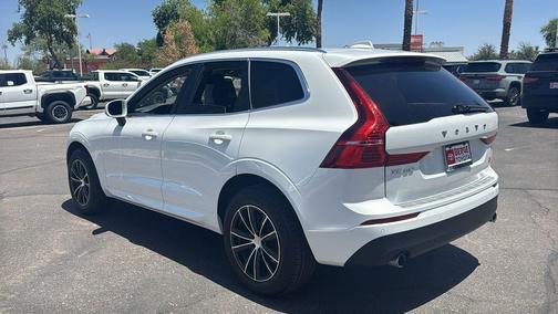 Crystal White Metallic 2020 Volvo XC60 T5 Momentum