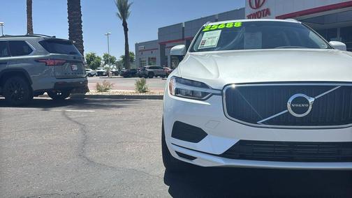 Crystal White Metallic 2020 Volvo XC60 T5 Momentum