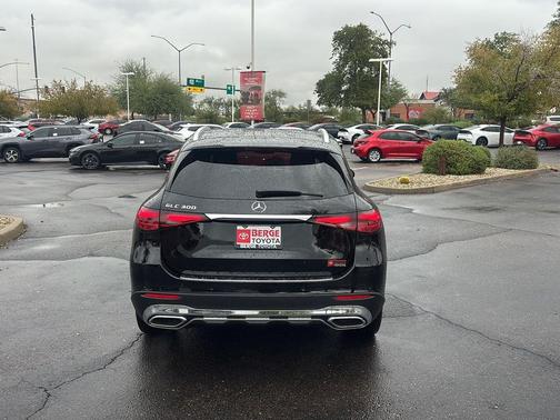 2026 Mercedes-Benz GLC 300 Base