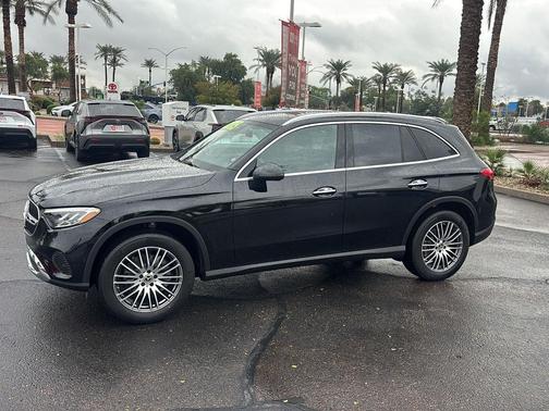 2026 Mercedes-Benz GLC 300 Base