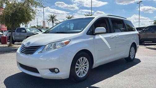 2017 Toyota Sienna XLE