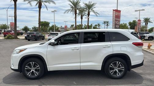 2018 Toyota Highlander LE