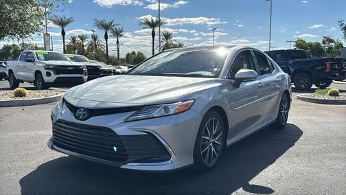 Celestial Silver Metallic 2023 Toyota Camry XLE