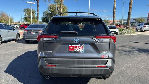 2022 Toyota RAV4 Hybrid XLE
