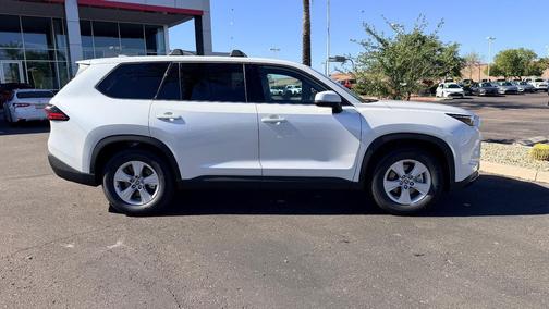 2026 Toyota Highlander Hybrid LE