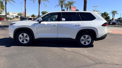 2026 Toyota Highlander Hybrid LE