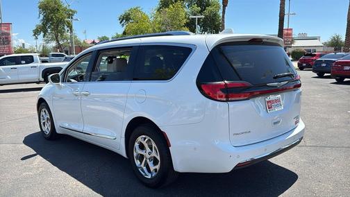 Bright White Clearcoat 2021 Chrysler Pacifica Limited