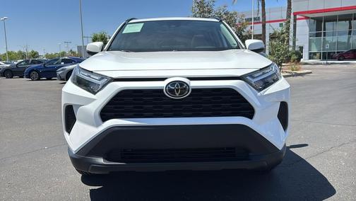 Ice Cap 2024 Toyota RAV4 XLE