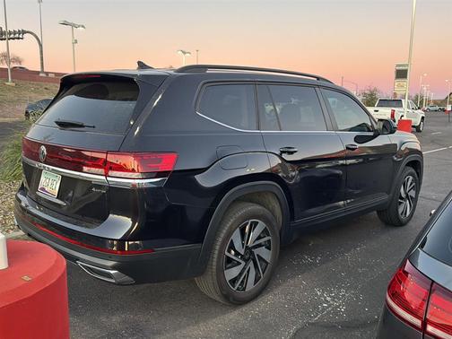 2024 Volkswagen Atlas 2.0T SE w/Technology 4MOTION
