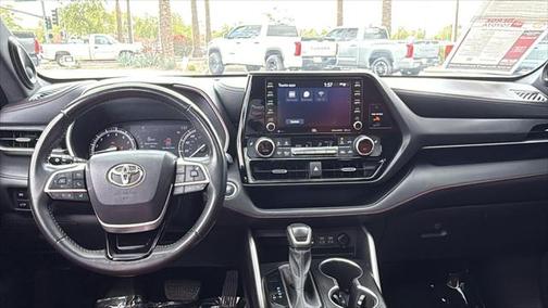 2022 Toyota Highlander XSE