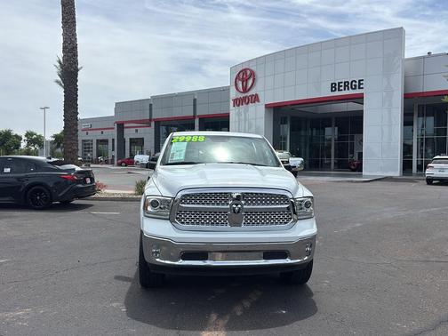Bright White Clearcoat 2018 RAM 1500 Laramie