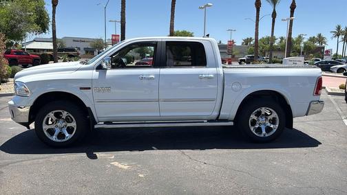 Bright White Clearcoat 2018 RAM 1500 Laramie