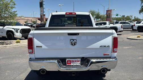 Bright White Clearcoat 2018 RAM 1500 Laramie