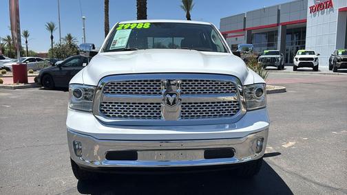 Bright White Clearcoat 2018 RAM 1500 Laramie