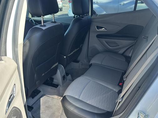 White Pearl Tricoat 2016 Buick Encore Convenience