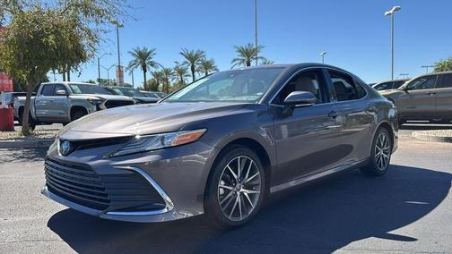 2023 Toyota Camry Hybrid XLE