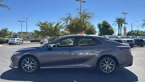 2023 Toyota Camry Hybrid XLE