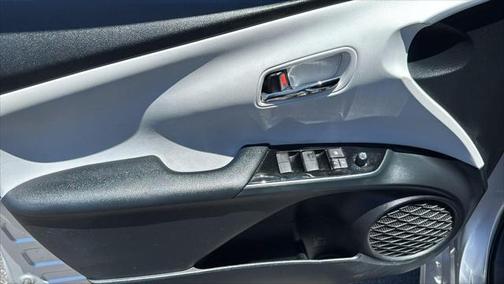 2022 Toyota Prius LE