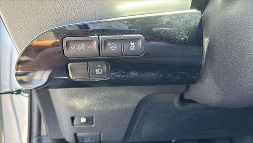 2022 Toyota Prius LE