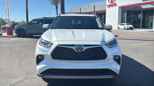 Wind Chill Pearl 2022 Toyota Highlander Hybrid Platinum