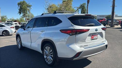 Wind Chill Pearl 2022 Toyota Highlander Hybrid Platinum