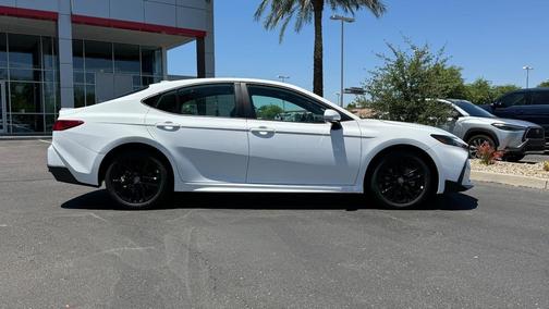 Ice Cap 2026 Toyota Camry SE