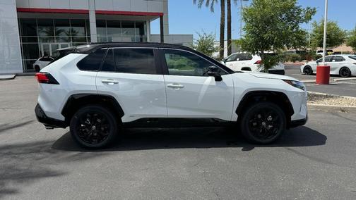 2025 Toyota RAV4 Hybrid SE