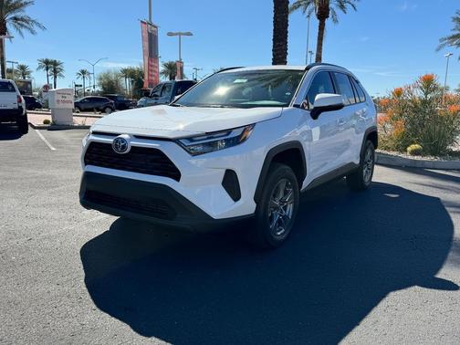 2025 Toyota RAV4 Hybrid XLE