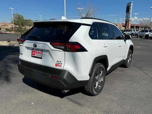 2025 Toyota RAV4 Hybrid XLE