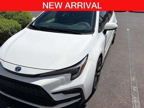 Ice Cap 2023 Toyota Corolla Hybrid SE